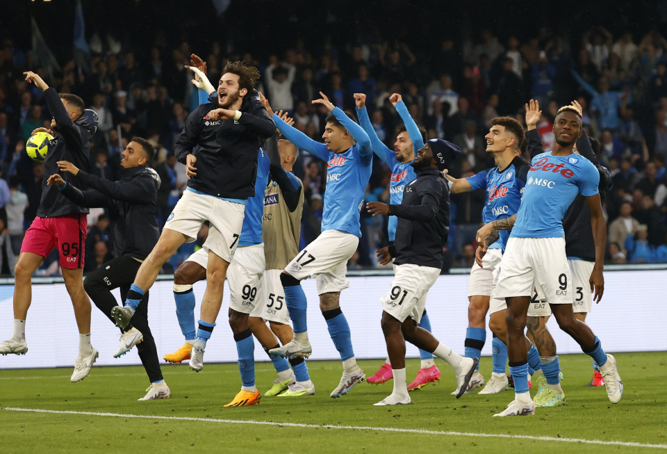 受到撞击影响？米切尔第三节仅5中2，得到4分1板1助（被撞影响发挥？米切尔第三节手感欠佳，5投2中拿下4分1篮板1助攻）