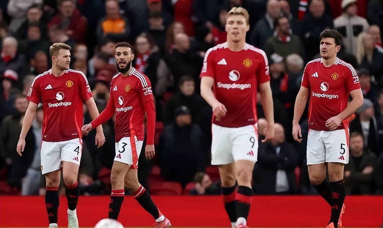 欧冠进球榜更新：莱万连续破门,（欧冠射手榜最新：莱万连场破门）