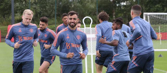 巅峰对决 一触即发 “雨天最强任意球王者”（雨战任意球之王 巅峰之战即将打响）