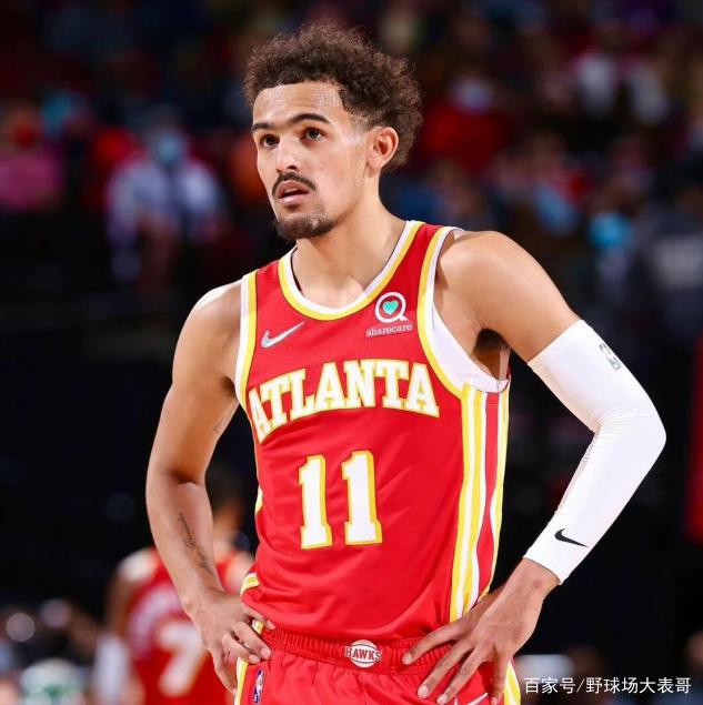 篮球CBA比赛尾声出现争议判罚引热议（CBA篮球赛末段争议判罚引发热议）