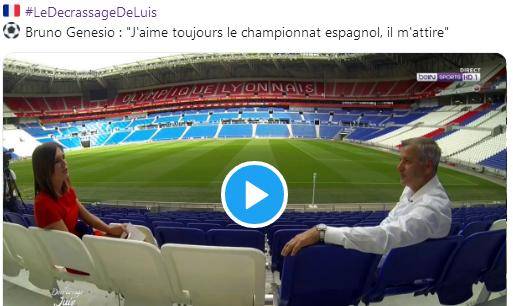 心系老东家，小罗社媒晒照祝贺弗拉门戈巴甲夺冠（小罗社媒发文晒照，祝贺老东家弗拉门戈夺得巴甲冠军）