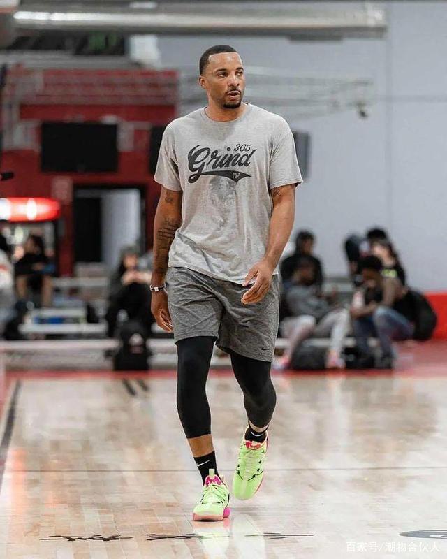 混团世界杯！爆大冷，国乒首败，世界冠军被翻盘，王曼昱疯狂逆转（混合团体世界杯上演冷门！国乒吞下首败，世冠惨遭逆转，王曼昱惊天翻盘）