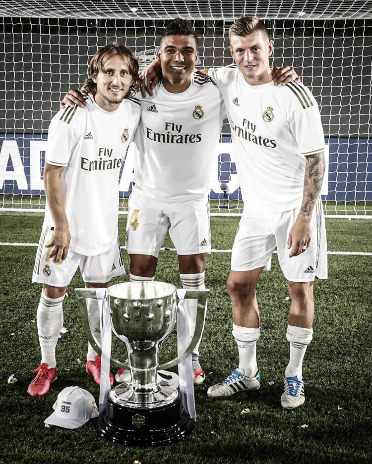 每体：巴萨仍未对莱万做决定，在关注小蜘蛛、凯恩、吉拉西等（每体：巴萨尚未敲定莱万去留，正考察小蜘蛛、凯恩、吉拉西等）