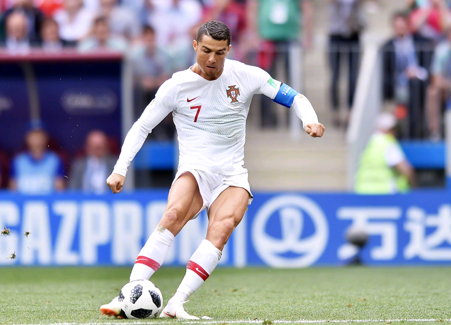 法国足坛最年轻职业球员：尤文马竞关注昂热15岁前锋迪亚洛（法国足坛最年轻职业球员诞生：昂热15岁前锋迪亚洛获尤文、马竞关注）