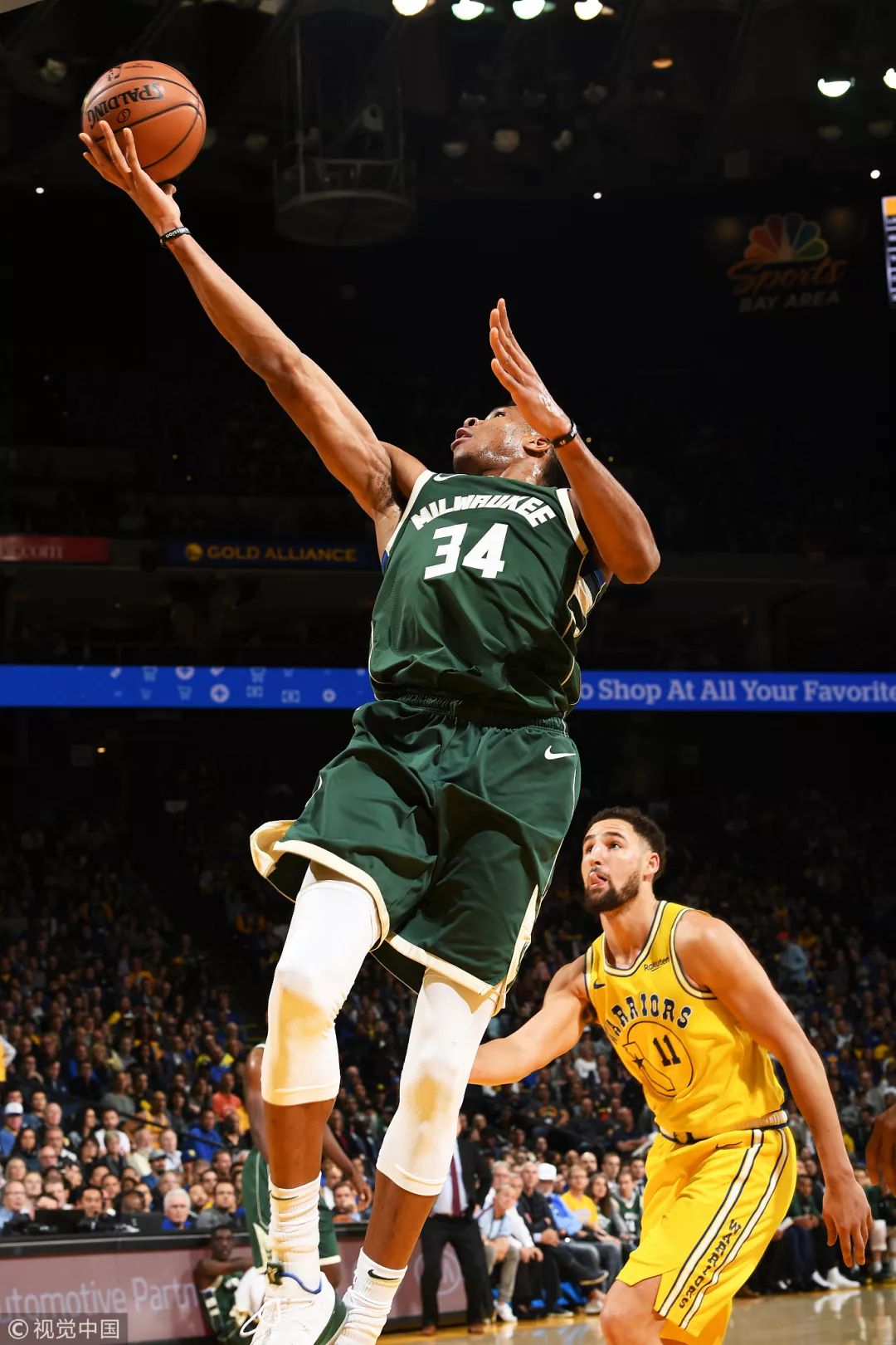 西班牙4-0客胜格鲁吉亚基本直通世界杯，奥亚萨瓦尔两射一传（奥亚萨瓦尔梅开二度+送助攻 西班牙客场4-0格鲁吉亚 基本锁定世界杯席位）