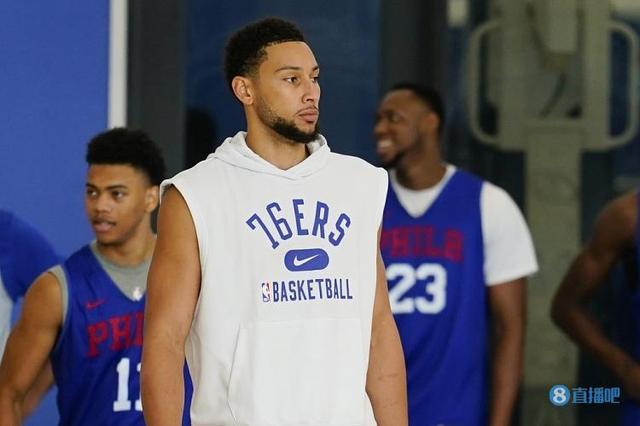 自称海牛翻译的用户：海牛不欠兰克尔-泽工资，还给他预支钱（自称海牛翻译者：海牛未拖欠兰克尔-泽薪资，且已预支款项）