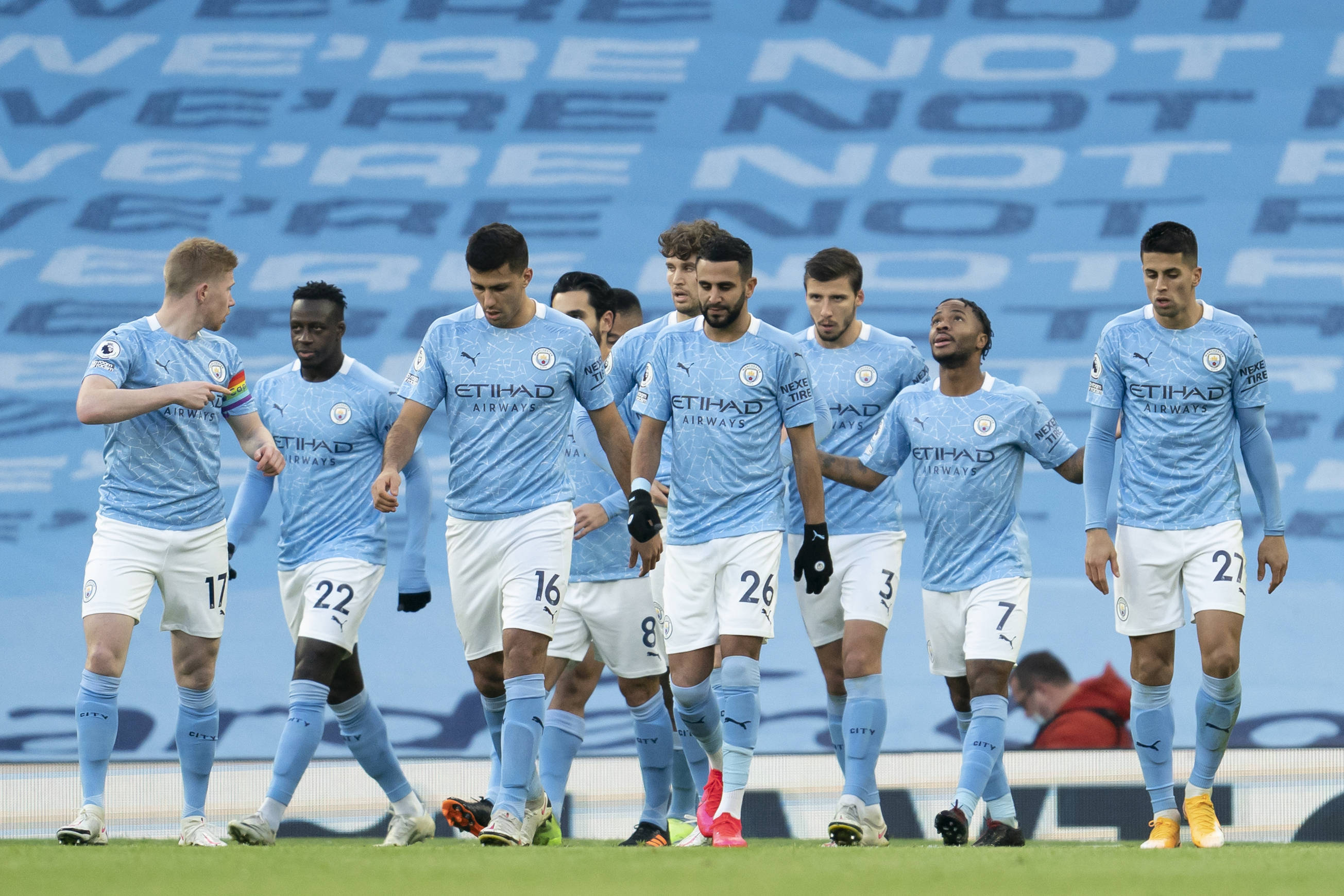 媒体人：山东男篮领先后被反超没有守到最后 好在联赛才打了4轮（媒体人：山东男篮领先遭逆转未能守到最后，所幸联赛才进行到第4轮）