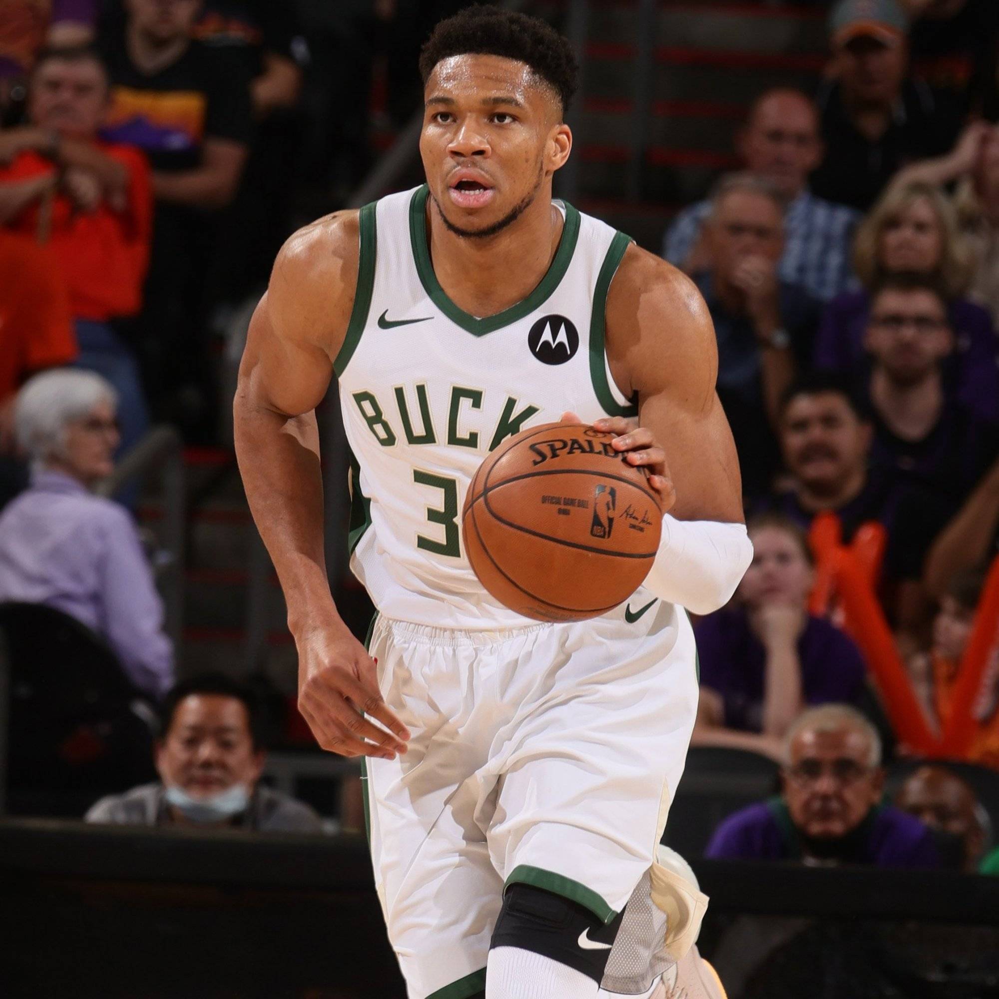 埃贝尔：戴维斯复出值得庆祝，格纳布里续约进展非常顺利（埃贝尔：戴维斯回归令人欣喜，格纳布里续约进展顺利）