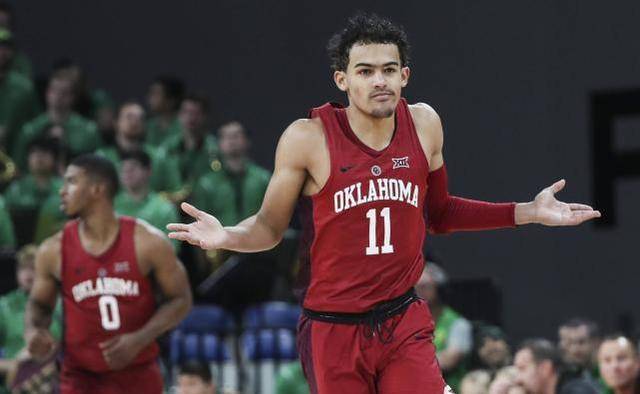 手感火热！拉文三节三分10中8爆砍37分5篮板（拉文火力全开：三节三分10投8中，砍下37分5篮板）