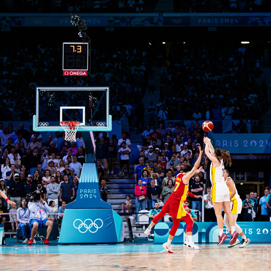 TA：多家豪门关注小将斯密特，阿尔克马尔对其估价约6000万欧（TA：阿尔克马尔为斯密特标价约6000万欧，多家豪门密切关注）