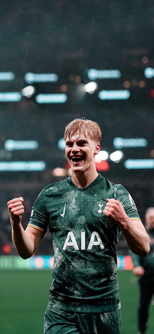 成都蓉城高歌猛进直冲前四（成都蓉城势如破竹冲击前四）