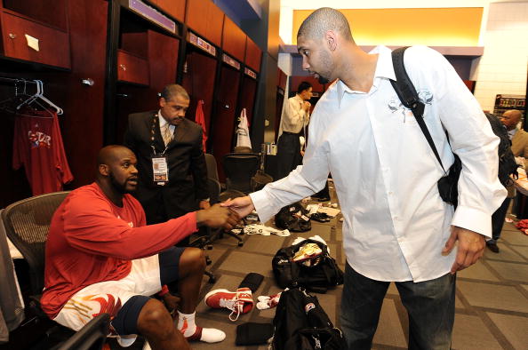 马德兴：有关方面对王洪亮带队0-3巴西不满，却对女足0-8沉默（马德兴：王洪亮率队0-3不敌巴西遭质疑，女足0-8却无人置评）