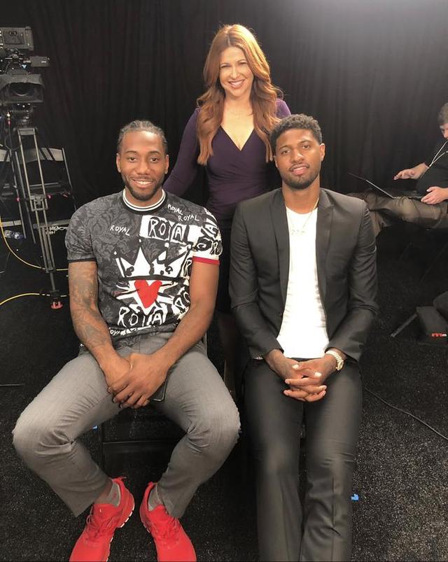 日媒：日本国门铃木彩艳预计13日在日本接受手指骨折手术（日媒称日本门将铃木彩艳预计13日于国内接受手指骨折手术）