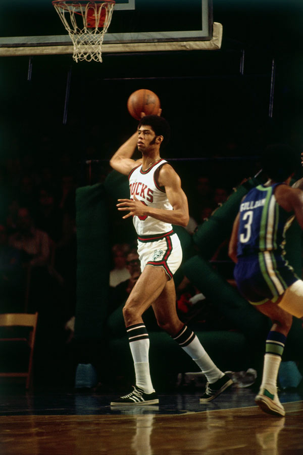 CBA：广东外援爆发 助球队大胜吉林男篮（CBA：广东外援发威 带队大胜吉林男篮）